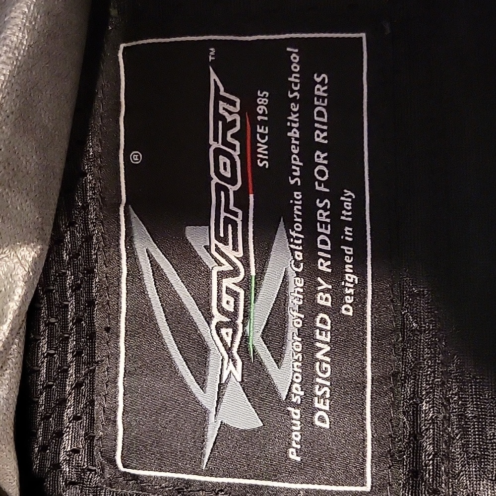 AGV Sport riding jacket W/KEVLAR INSERTS - Picture 4 of 5